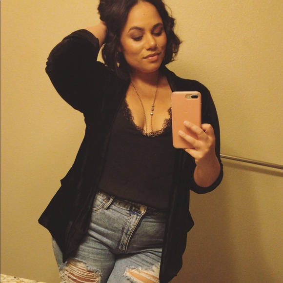 Meet your Posher, Camille - Picture 1 of 1